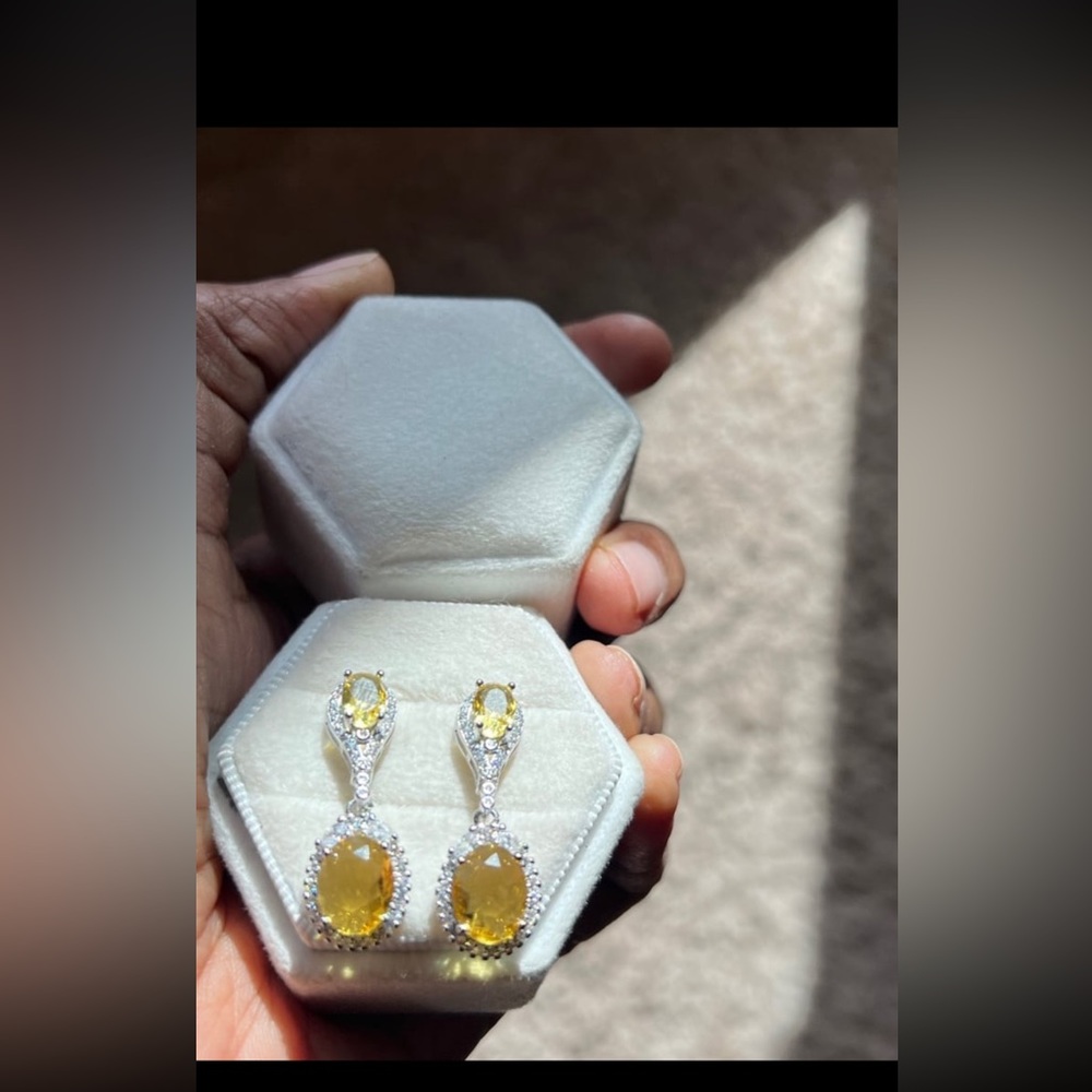 Gorgeous topaz tear drop earrings 3.2CT necklace ring set
